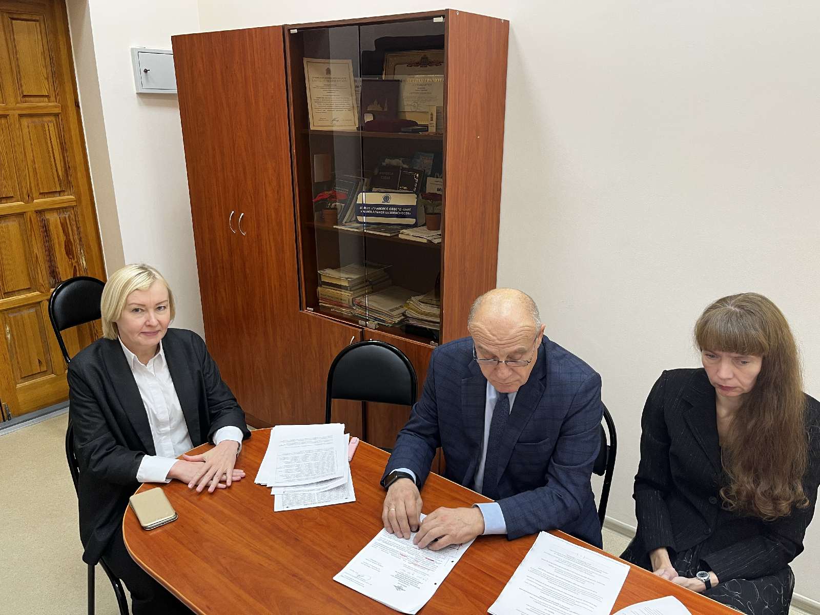 Заведующий кафедрой Правоохранительная деятельность Свечников Н.И., заведующий кафедрой Частное и публичное право Казакова Е.Б., заведующий кафедрой Уголовное право Рыжова О.А., доцент кафедры Теория государства и права и политология Макеева Н.В., доцент кафедры Правоохранительная деятельность Битюцкий Е.В. дистанционно приняли участие в международной научно-практической конференции Миграция населения в цифровой реальности: социально-экономические эффекты и правовые механизмы адаптации